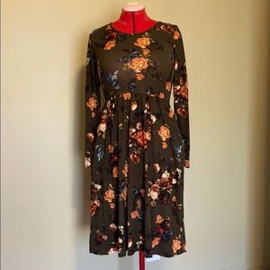 Midi Floral long sleeve boutique dress!!